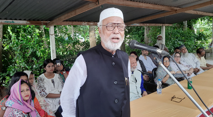 ‘মুক্তিযোদ্ধাদের যারা জুতার মালা পরায়, তাদেরও একই পরিণতি হবে’